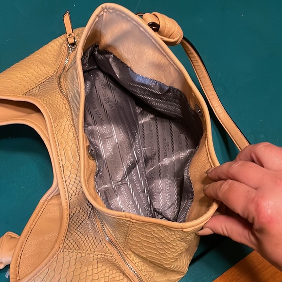 Vera Wang Purse - Picture 9 of 16